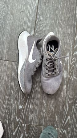 Grey Nike Zoom Pegasus 37