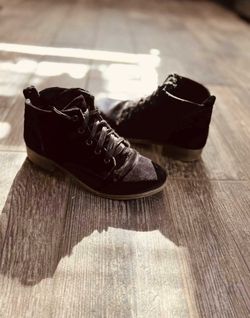Steve Madden Velour Black Ribbon Lace Booties Size 6