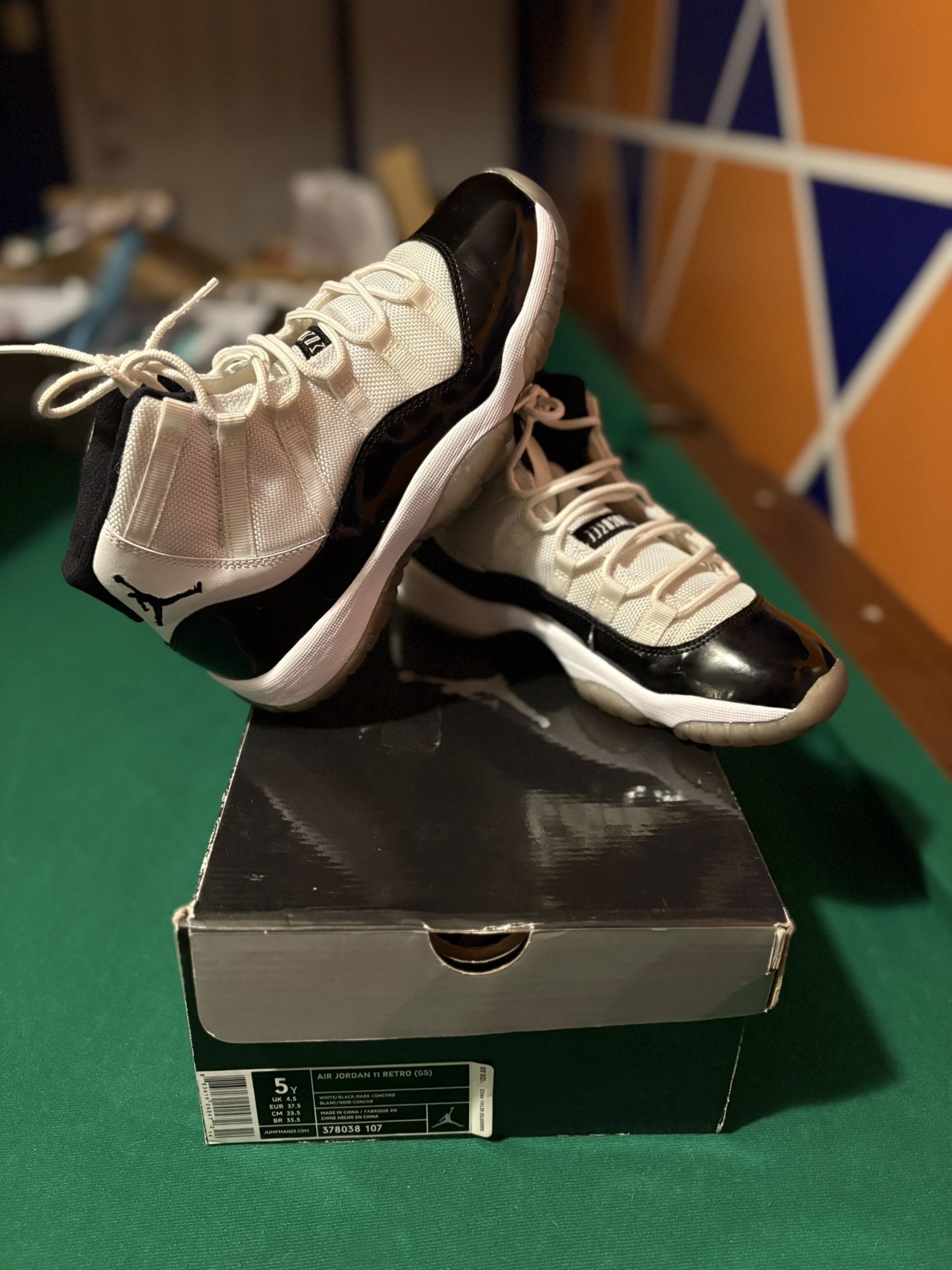 AIR JORDAN 11 RETRO (GS) SIZE 5Y