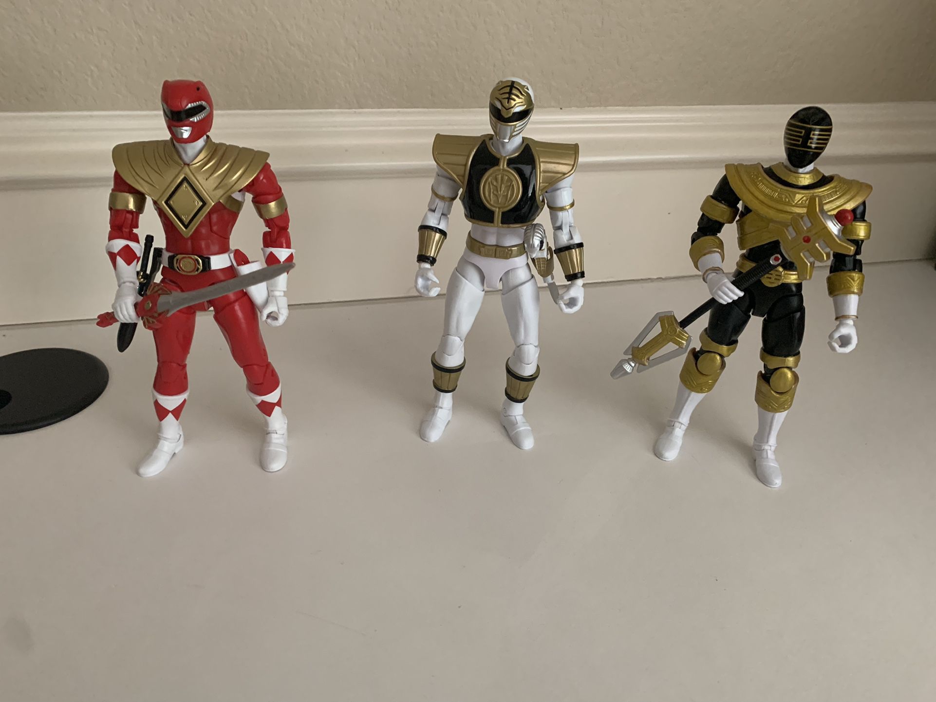 Bandai Legacy Collection Saban’s Mighty Morphin Power Rangers White Gold Red