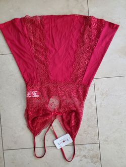 New womens Red nighty M