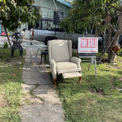 sofa reclinable muy buena madera $35 