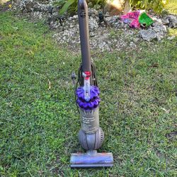 Dyson Upright, Vacuum Cleaner