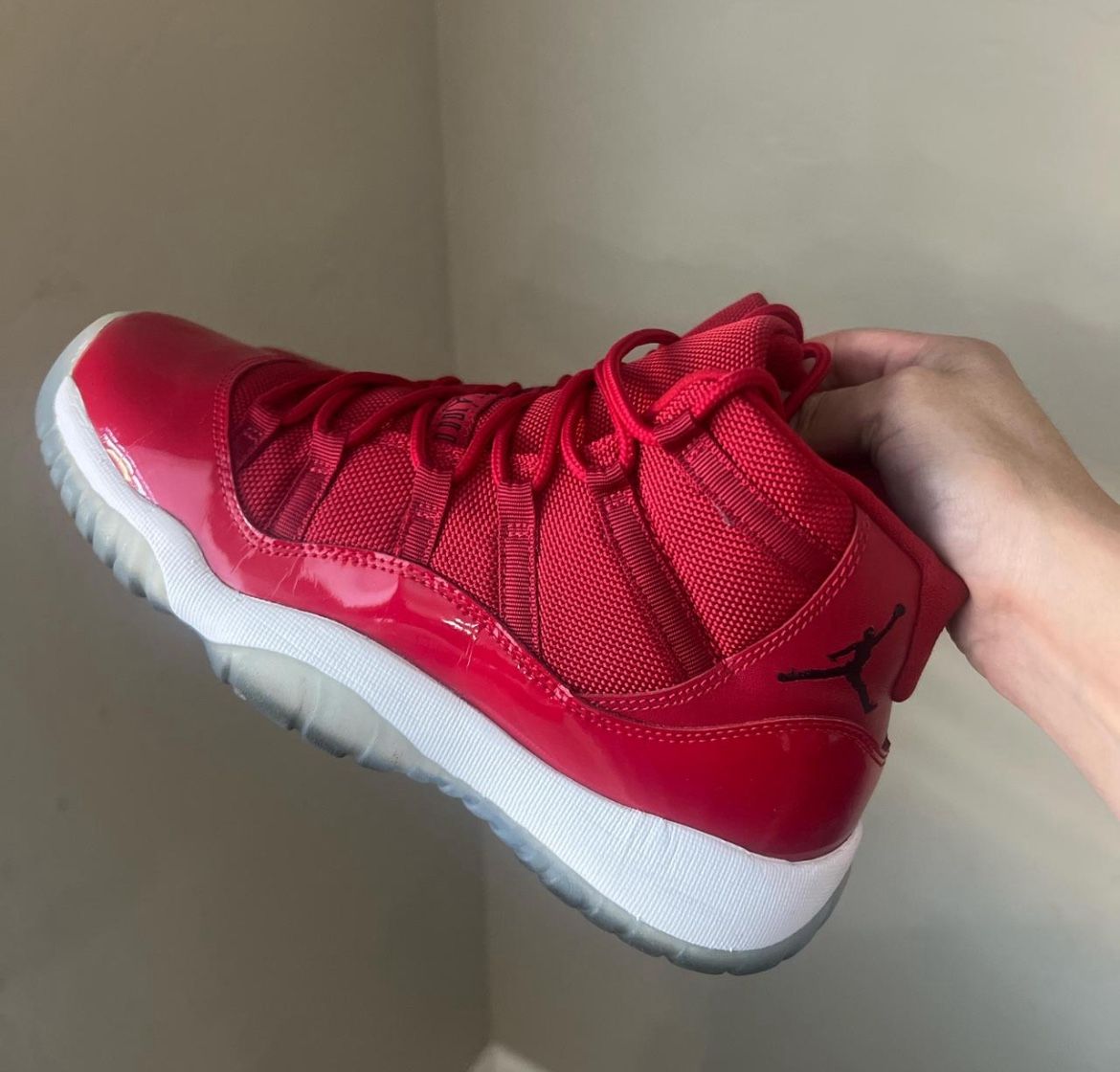 Jordan 11 Size 6.5Y