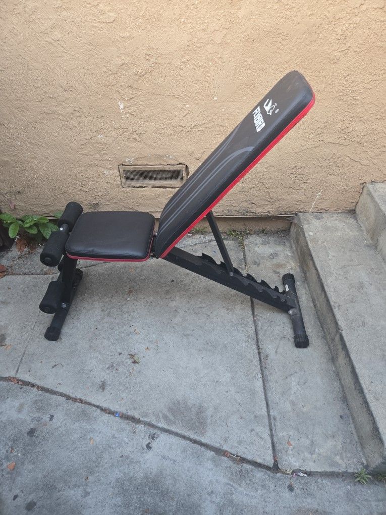 Adjustable Weight Bench