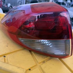 Hyundai Tucson Taillight Tail Lamp Driver Side LH quarter panel mounted 2016 - 2018 ; JC236