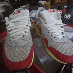 Nike Sneakers
