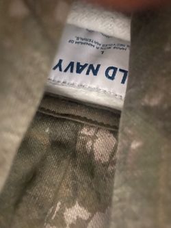 Old Navy Men's sweater  Size Large