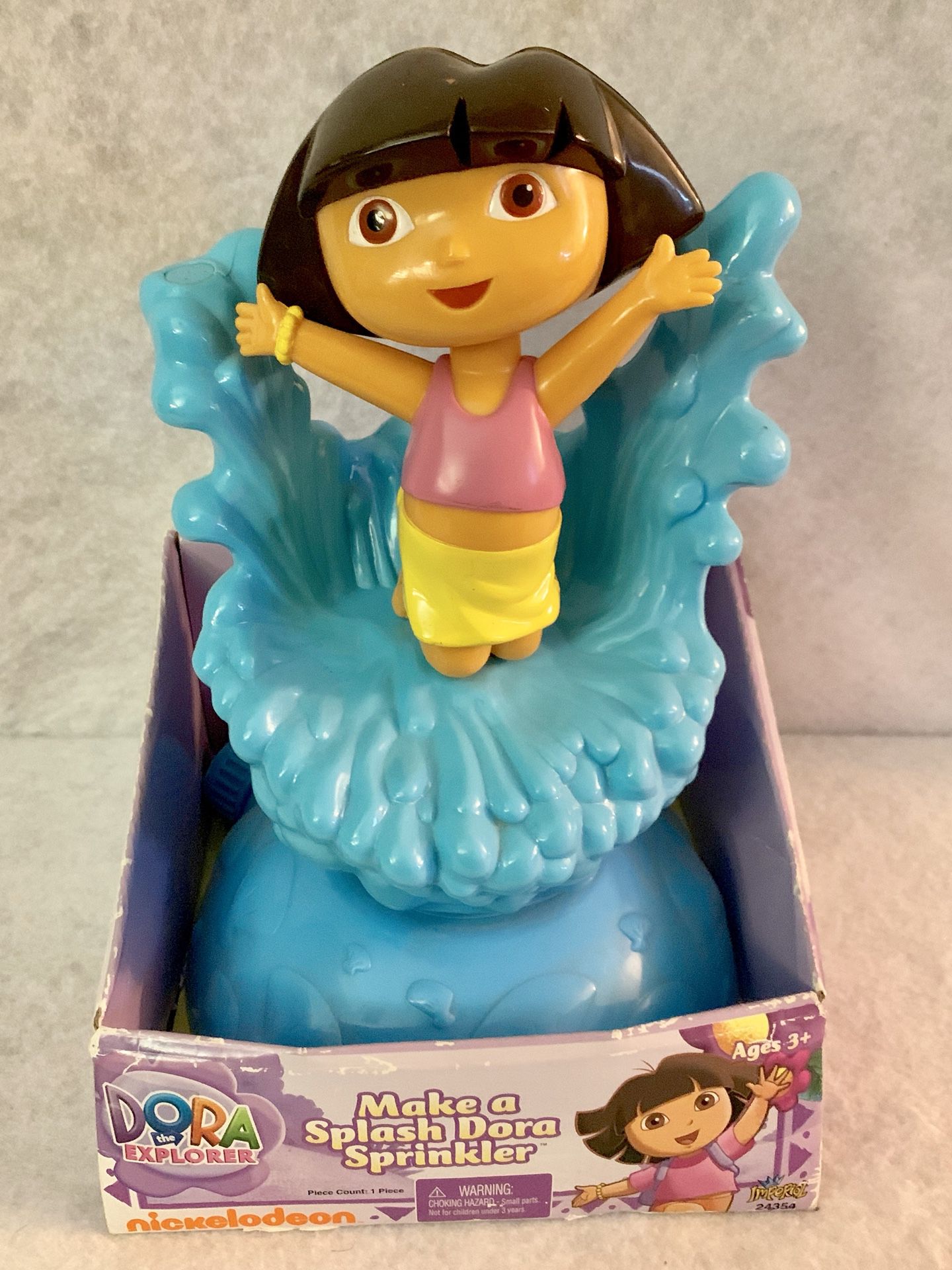 Dora the Explorer Make a Splash Water Sprinkler $10