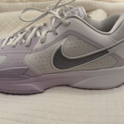 Nike Basketball/Volleyball Shoes (8.5 Men’s / 10 Women’s)