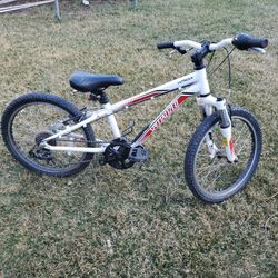 SPECIALIZED.  20" Kids Bike.