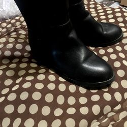 Black Boots With Some Glitter, Size 3