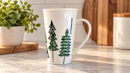 Starbucks 2015 Christmas Tree Mug 17.8 oz Green & White Holiday Mug