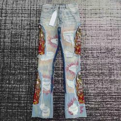 Who decides war jeans
