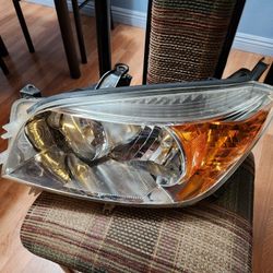 2006 To 2008 Toyota Rav4 OEM Driver Side Headlight 
