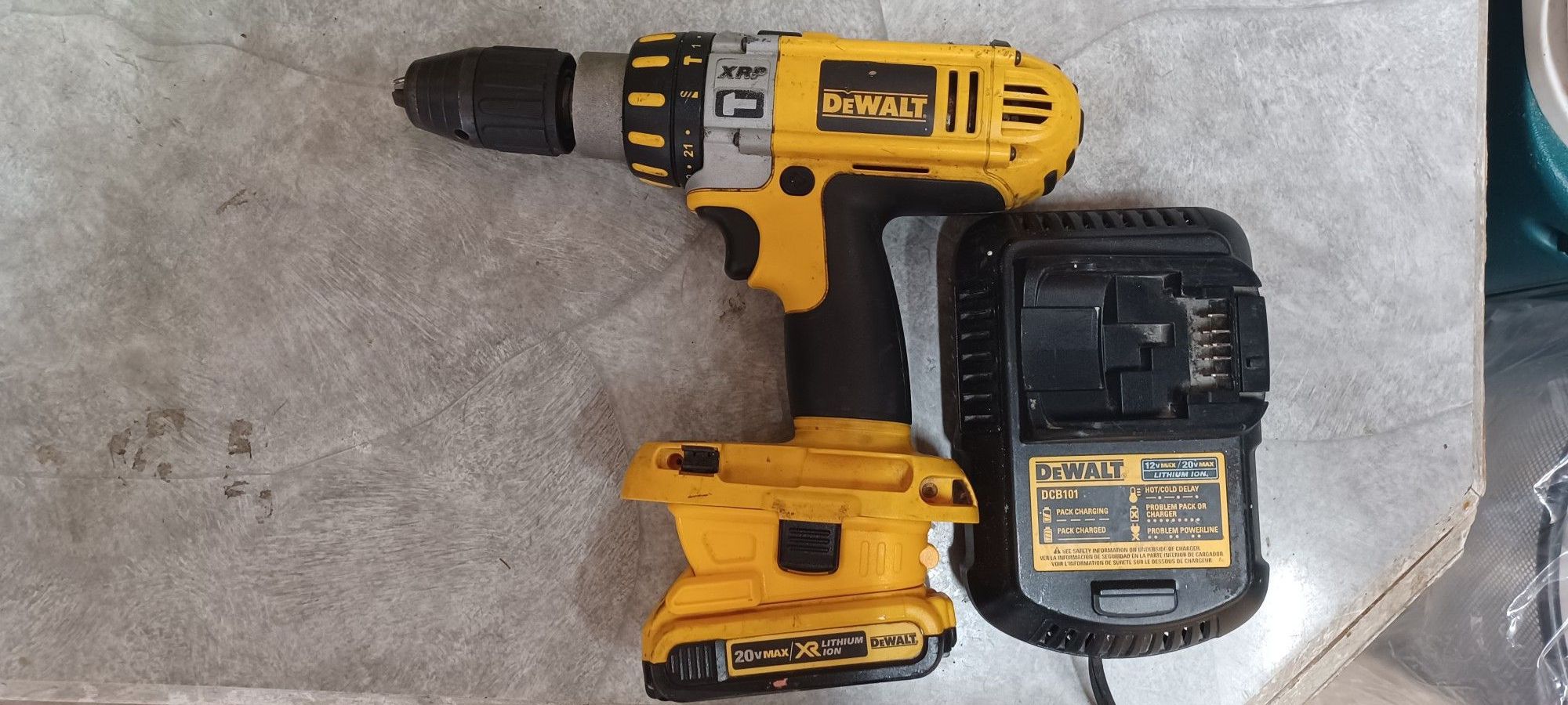 Hammer Dril 20v