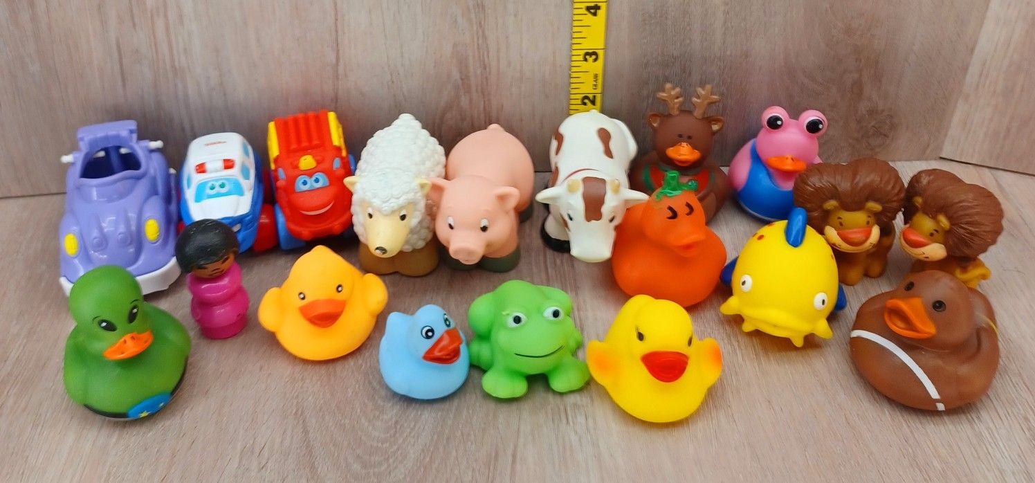 *** Pending Pick Up ***Free Rubber Ducky & Animals