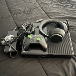 Xbox One With Controller Headset And Connection Cords