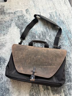WaterField Designs Bolt Crossbody Messenger Bag — Made in San Francisco