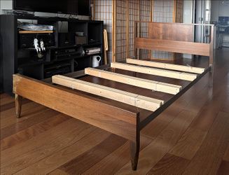 Bed frame, Twin size, Wooden Head/Footboard, Metal Rail, Multiple Wood Support Planks