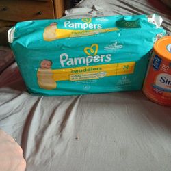 Size Newborn Pamper Swaddlers 
