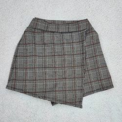 ✅️ Plaid High Waisted Asymmetrical Mini Skirt/ Skorts• Size S• Great Condition• $10firm