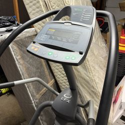 EFX Precor 5.21i Elliptical 