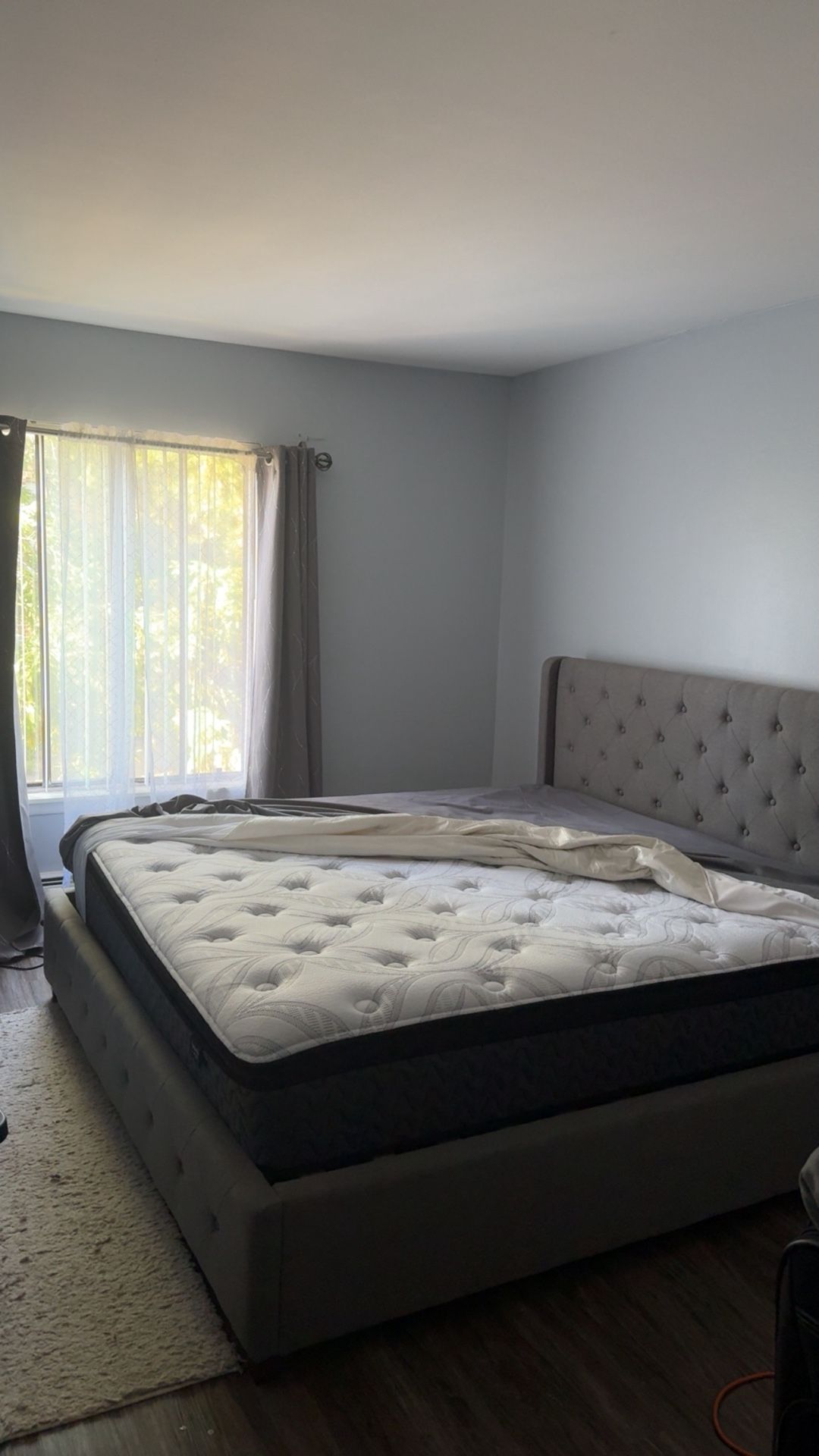 bed frame + Mattress