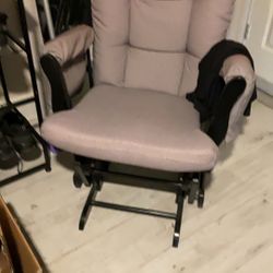 Nursery/ Glider Recliner