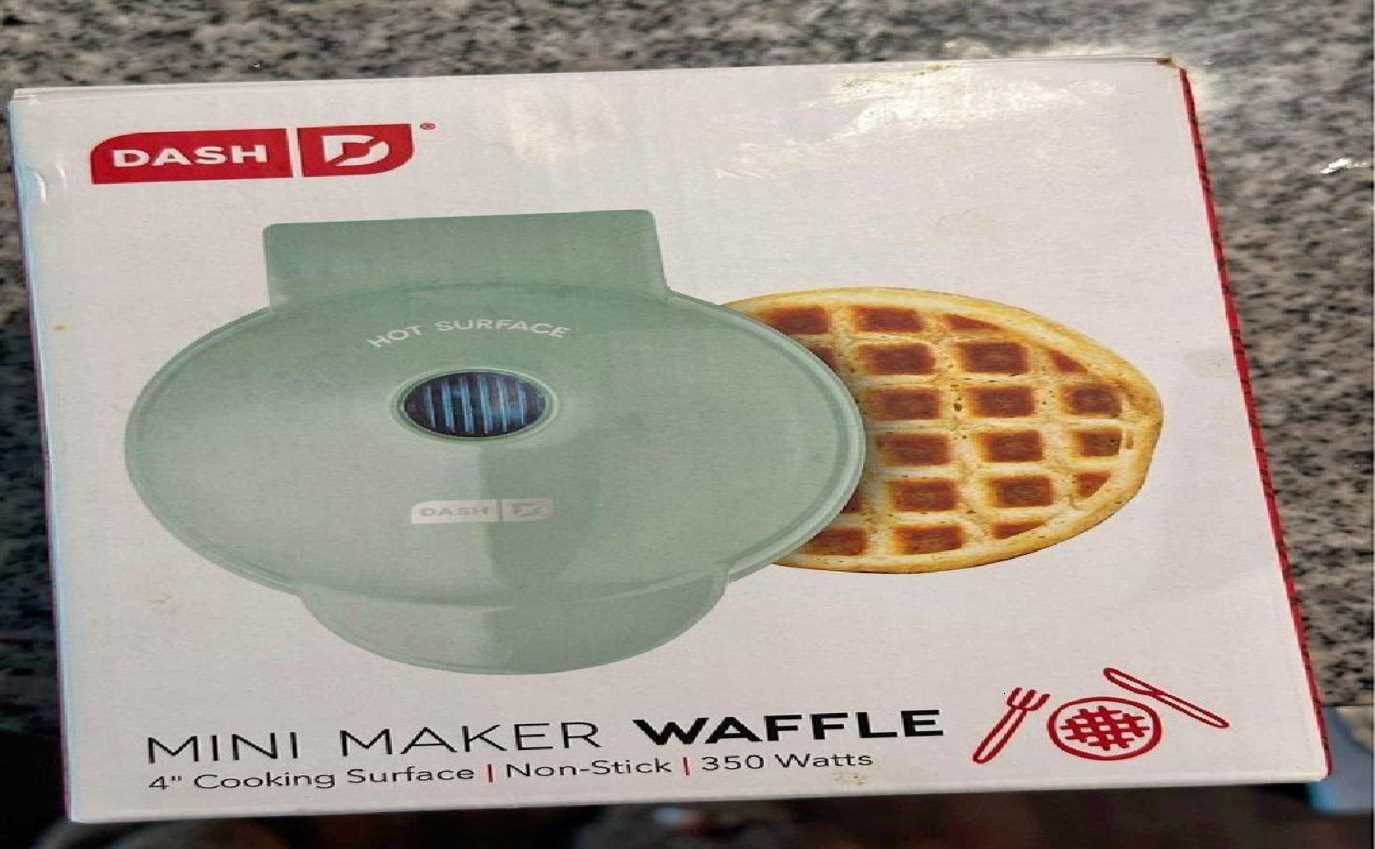 Compact Waffle Maker - Delicious Breakfast Treats Every Day civil shake