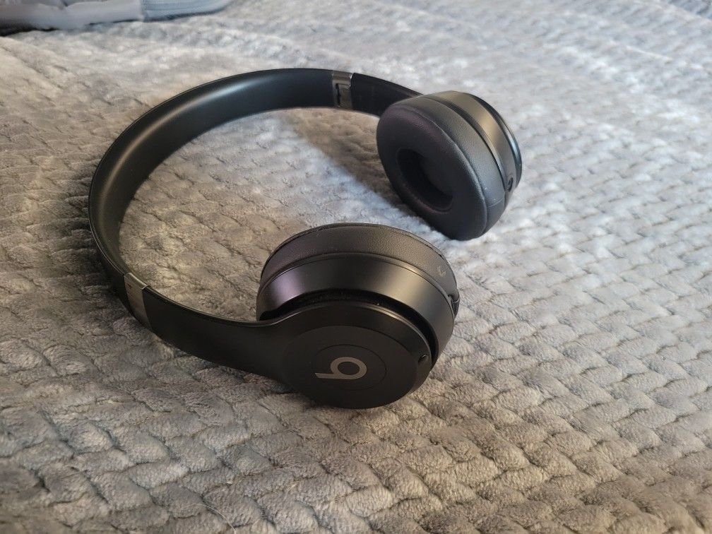 Beats Solo 4 Headphones