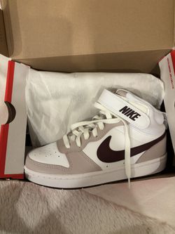 Girls Nike Shoes Brand New Size 5y