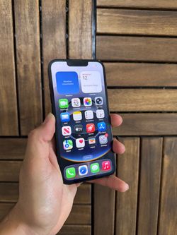 Iphone 16e cracked back
