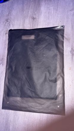 Essentials tee