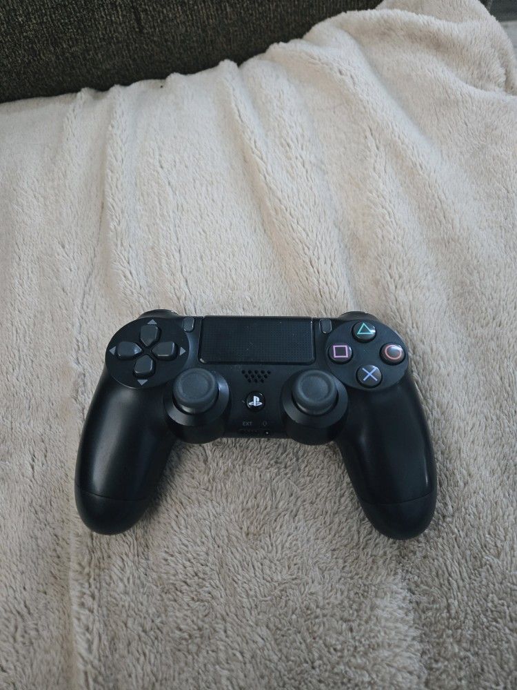 PS4 Controller