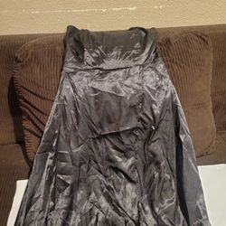 Black Dress / Red Dress