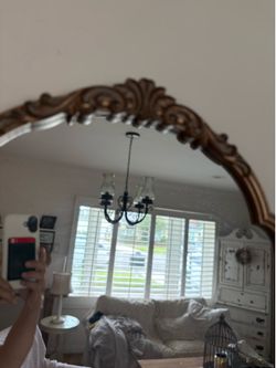 Elegant wall mirror