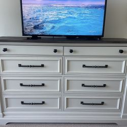 Set Of Dresser - Nightstand - Tv Console