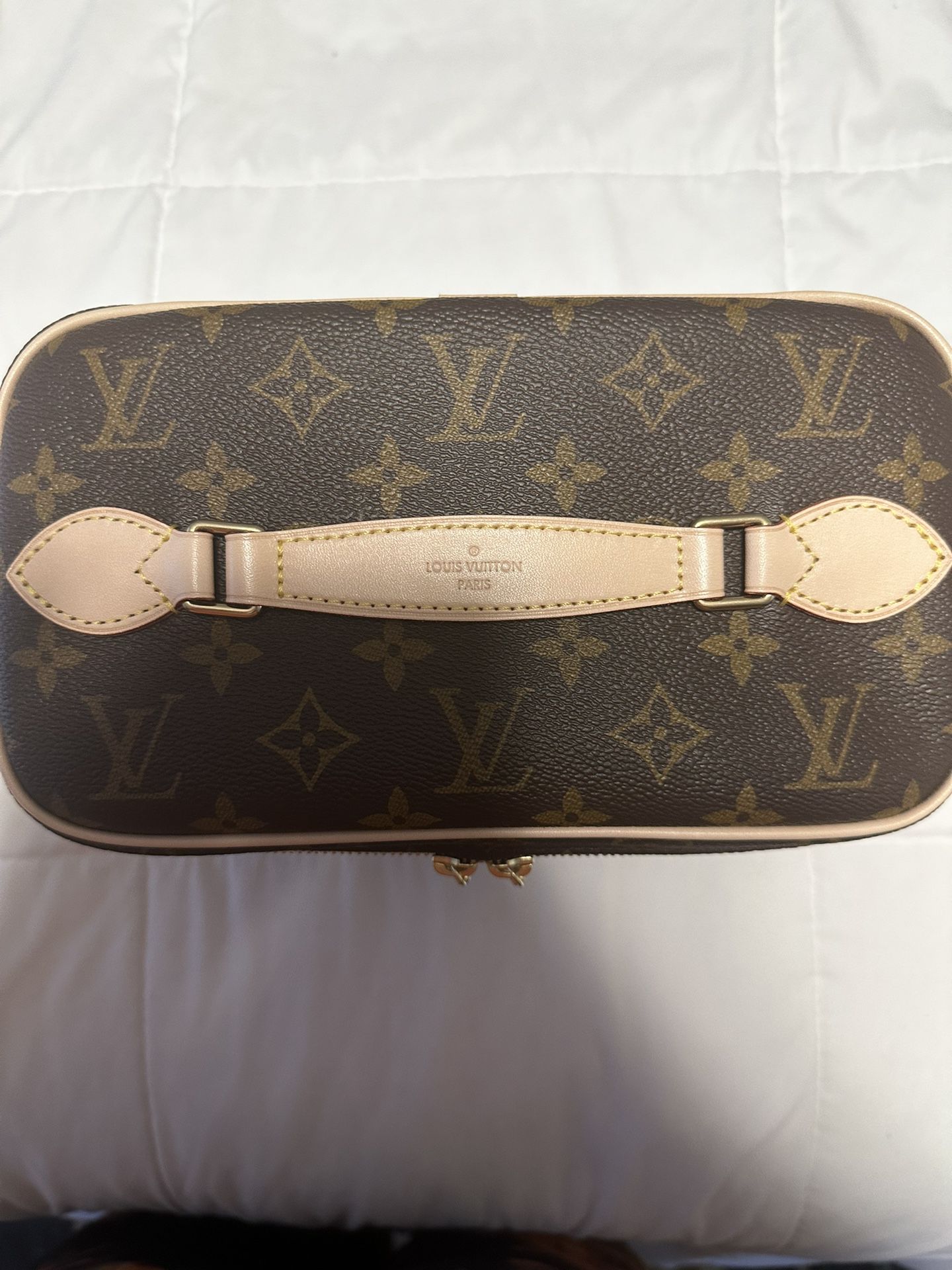 Louis Vuitton Shoe Dust Bag for Sale in Yonkers, NY - OfferUp