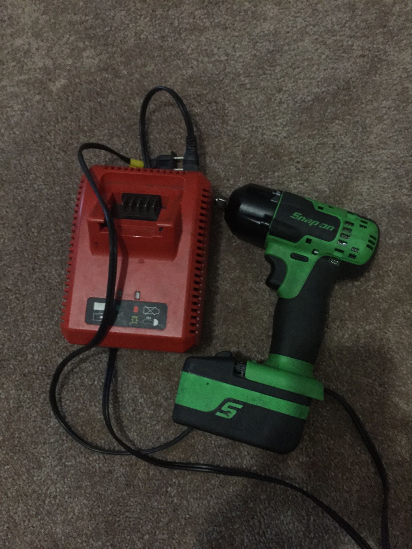 Snap on 3/8 electric gun in good condition