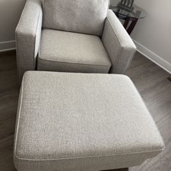 Couch And Loveseat + Chair & Ottoman + 2 End Tables +2 Lamps