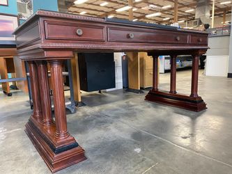 BOMBAY FURNITURE Richmond Desk with Glass Top and Desk Blotter