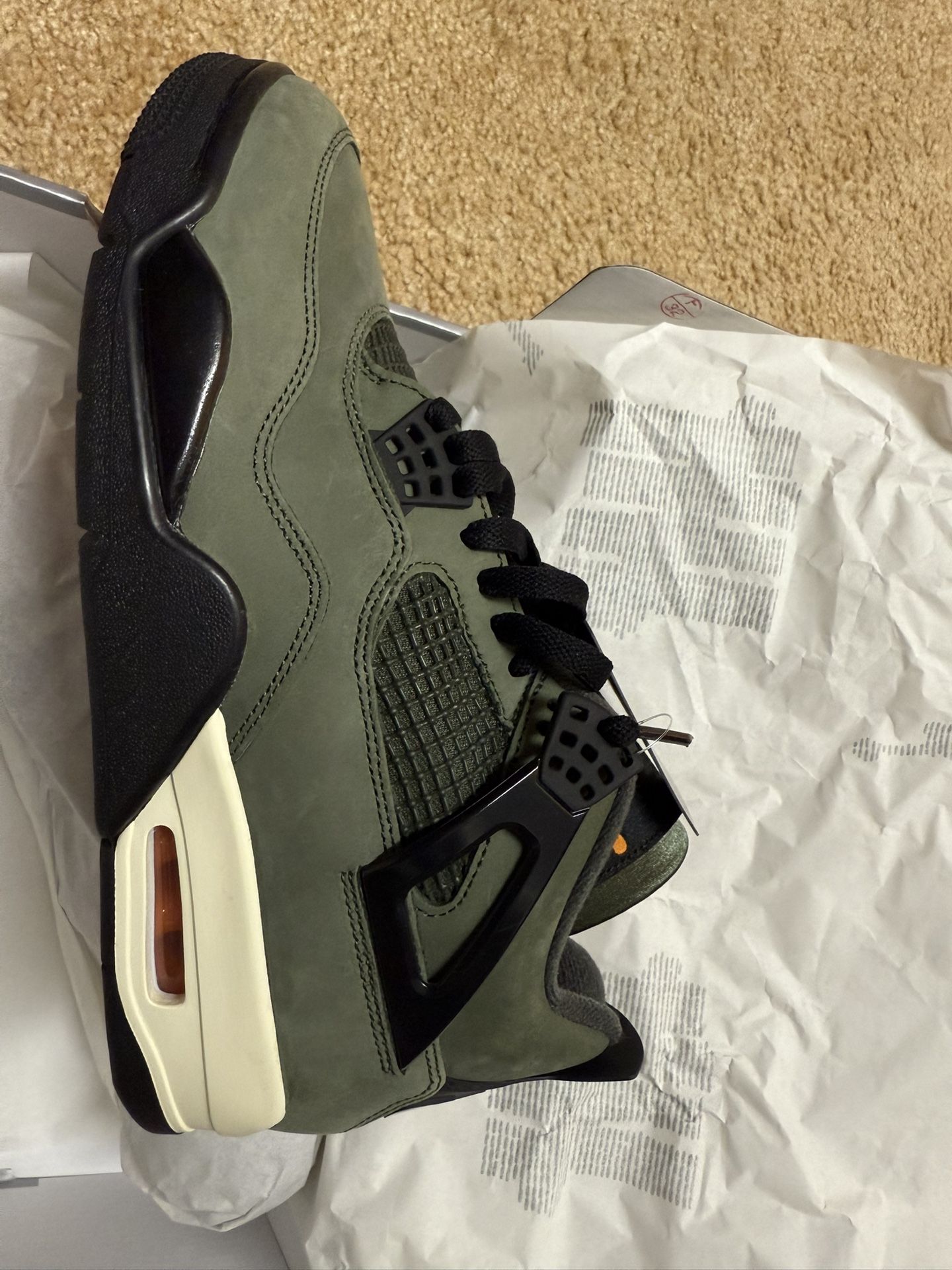 Air Jordan 4 Undefeated 