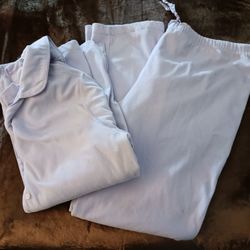 WOMEN'S ERIKA TAYLOR INTIMATES BRAND 2 PIECE FLANNEL PAJAMA SET, LAVENDER COLOR, SIZE SMALL BUT COULD ALSO FIT A MEDIUM