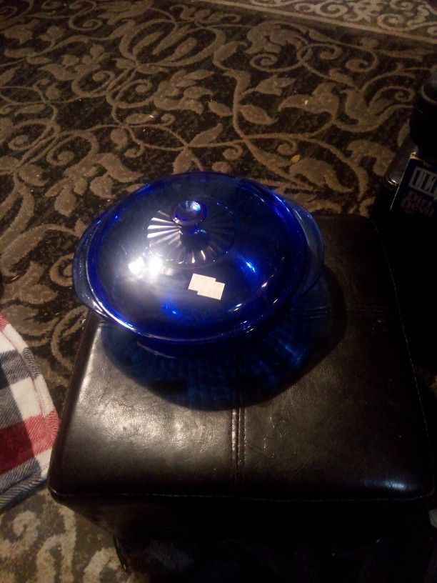 Pyrex 2qt.Bow Lid.