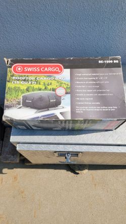 Roof top waterproof travel bag brand new $25