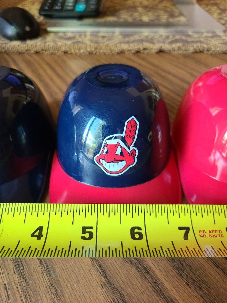 MLB Mini Helmets. Vintage Logos.