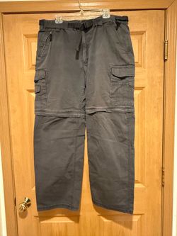Convertible, cargo pants size XXL 32 length