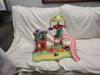 Pet Shop House