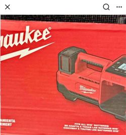 Milwaukee M18 Cordless Tire Inflator